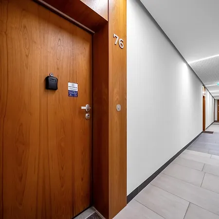 Wola - Balcony&workspace - By Rentujemy Lejlighed Warszawa